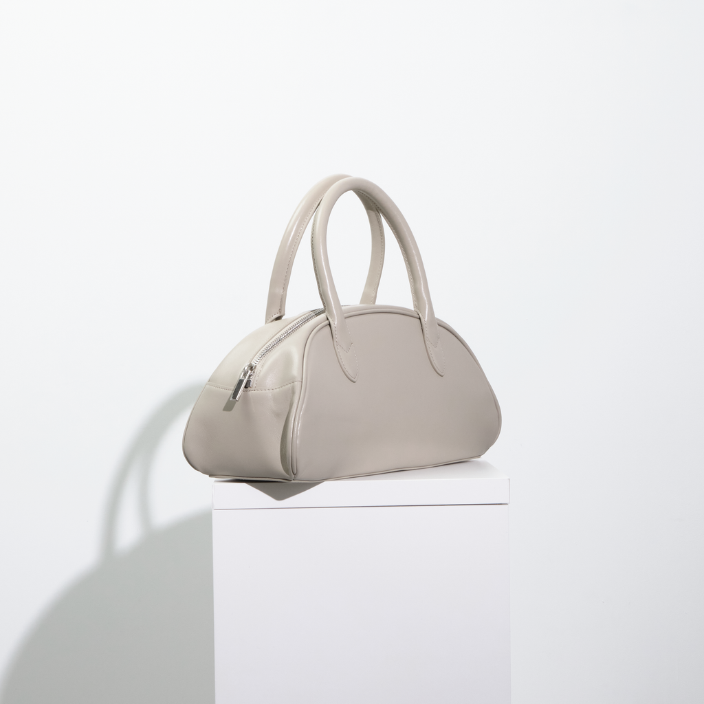 Half Moon Hand Bag / ハーフムーンバッグ（ブラック・ベージュ）