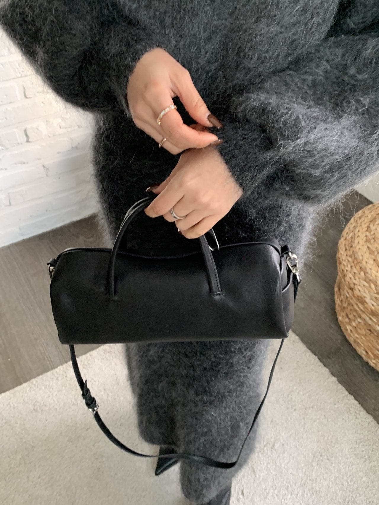Soft Baguette Shoulder Bag / ソフトバゲットバッグ（ブラック・ブラウン）