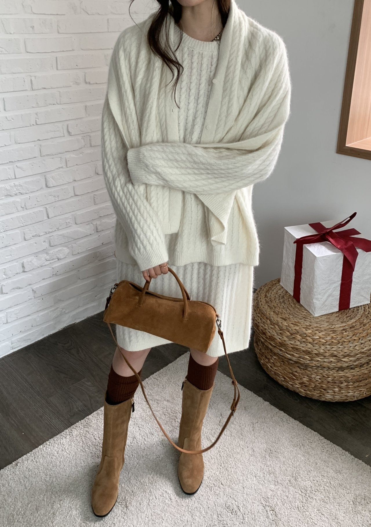 Soft Baguette Shoulder Bag / ソフトバゲットバッグ（ブラック・ブラウン）