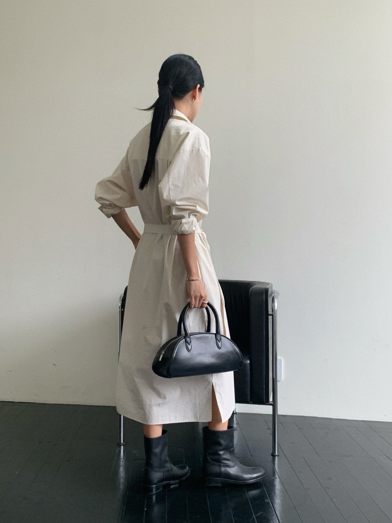 Half Moon Hand Bag / ハーフムーンバッグ（ブラック・ベージュ）