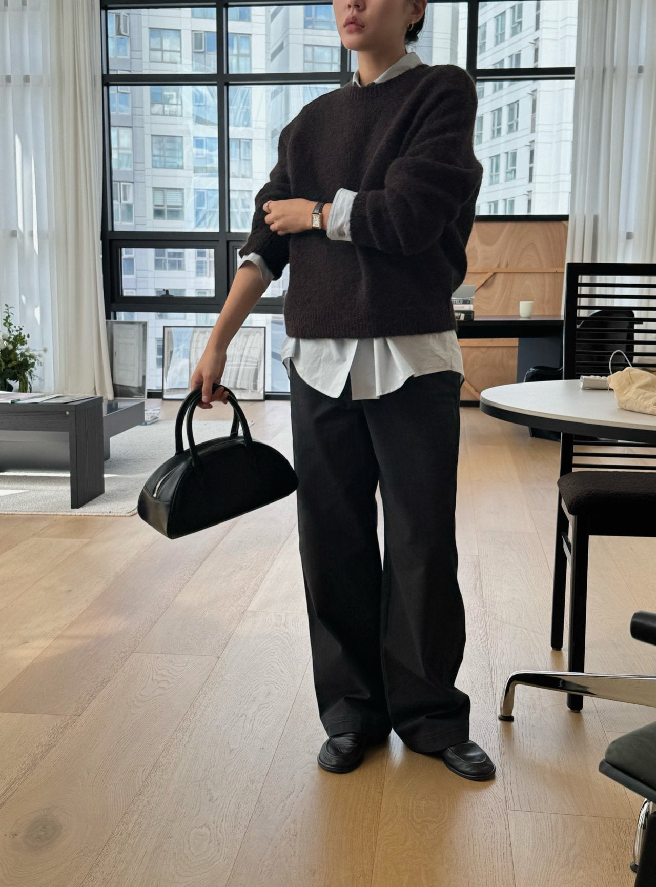 Half Moon Hand Bag / ハーフムーンバッグ（ブラック・ベージュ）
